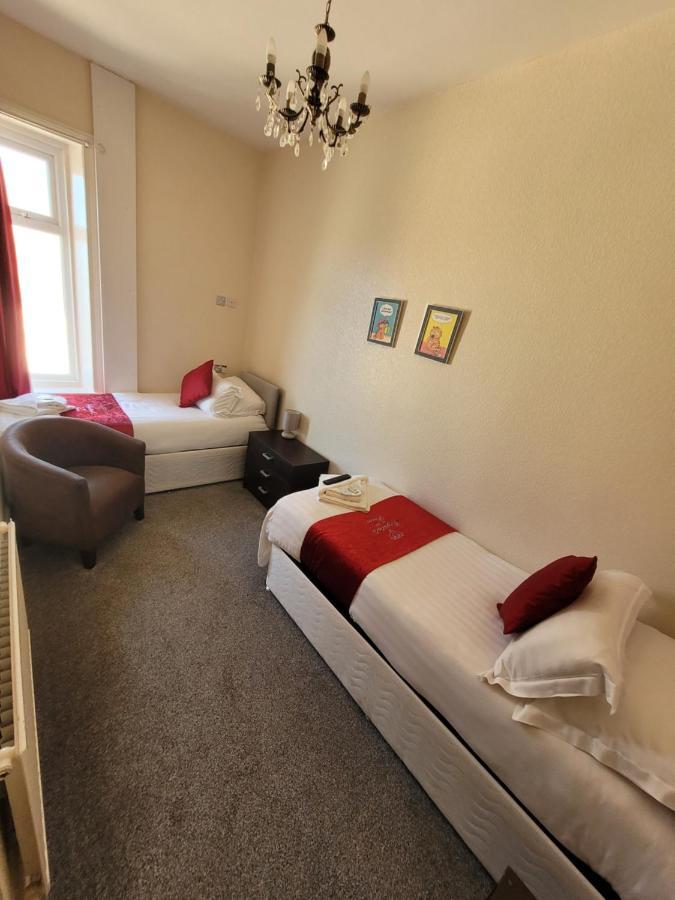 Hotel Crystals On The Prom Blackpool Esterno foto